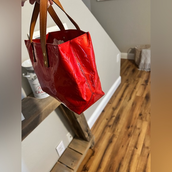 EUC Louis Vuitton Monogram Vernis Reade PM handbag in red patent leather - Picture 5 of 14
